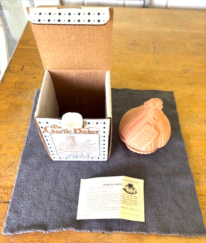 Vintage 1993 the garlic baker - the,